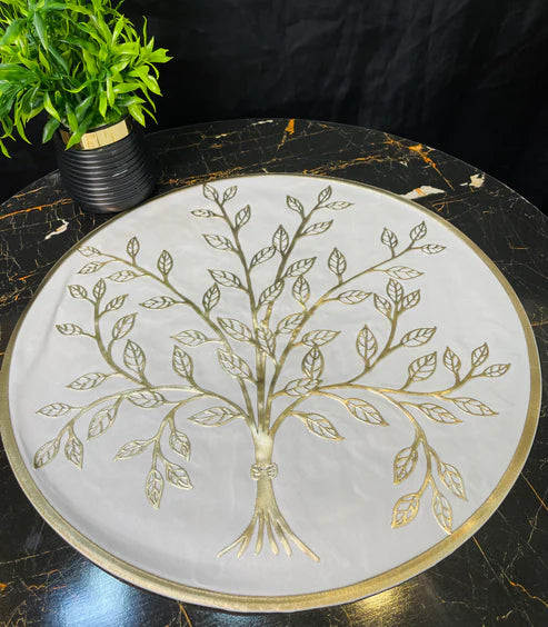 White & Golden Plastic Table Mats